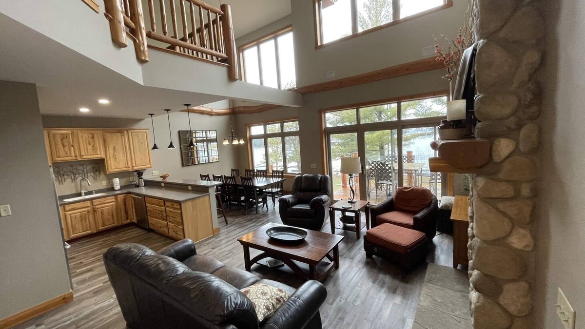 McGregor House | Big Sandy Lodge and Resort Lakefront Lodge - spacious-luxurious
