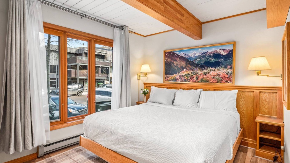 Aspen Condo | Big Savings, More Nights! 15% off 3 night stays thru Dec 14