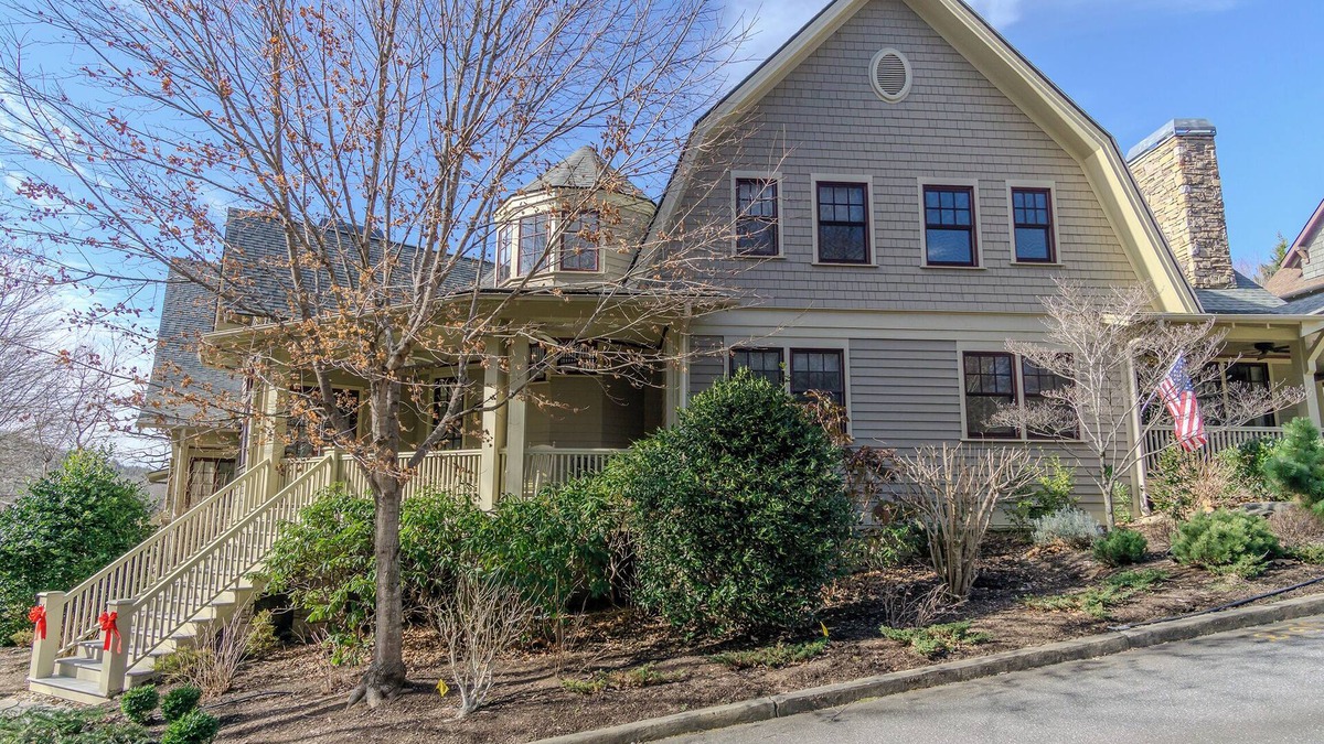 Cheshire House | Big Sigh | Cheshire Village Townhome 5 Min. to Town!