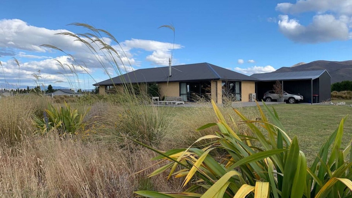 Twizel House | Big Sky, Big View - Family friendly and close to Mt Cook, FREE WIFI