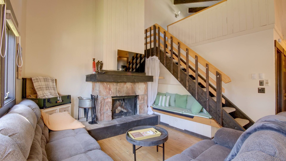 Big Sky Meadow Village Apartment | Big Sky Condo w/ Private Deck: 6 Mi to Ski Resort!