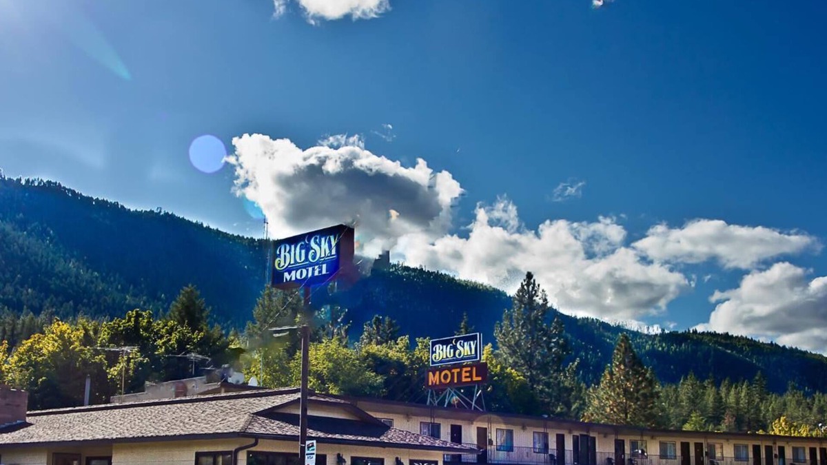 Superior Hotel | Big Sky Motel