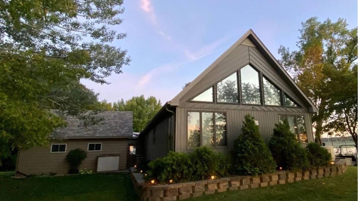 Ortonville Cabin | Big Stone Lake Family Cabin II: Lakefront