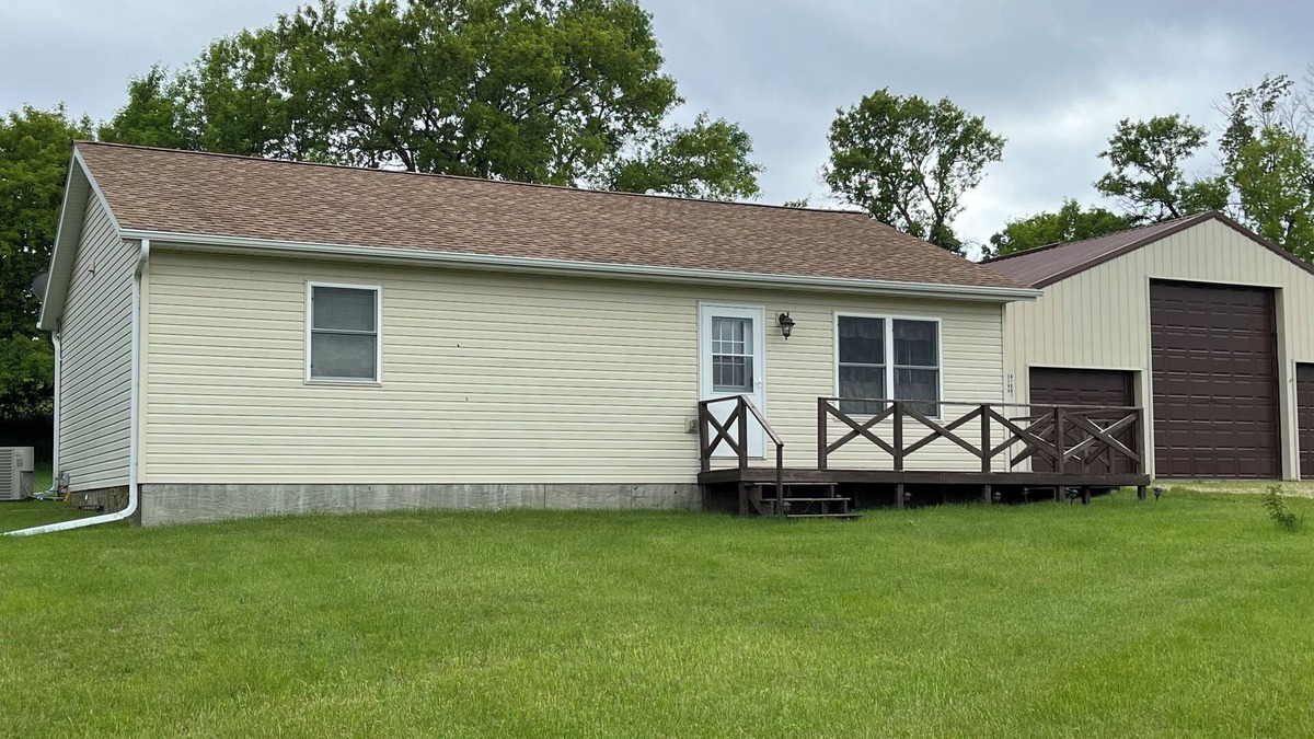 Big Stone City Cabin | Big Stone Lake views and next door access to public boat ramp.