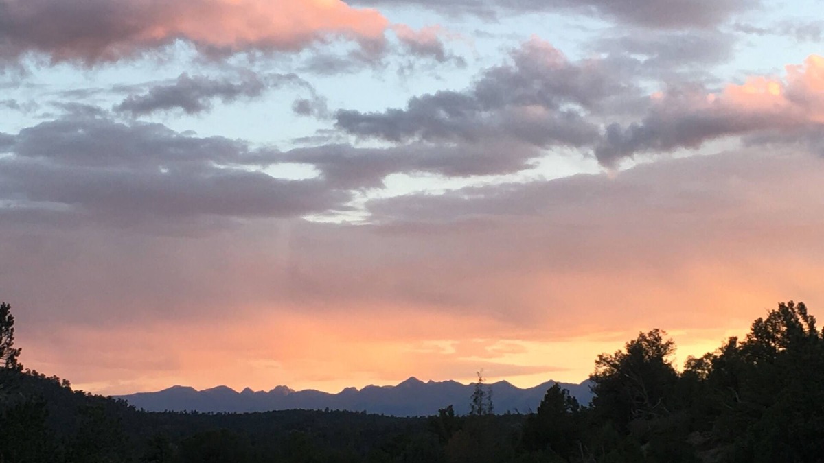 Cotopaxi House | Big Tiny Home w/Huge Deck w/amazing views of the Sangre Mountains (Off-Grid)