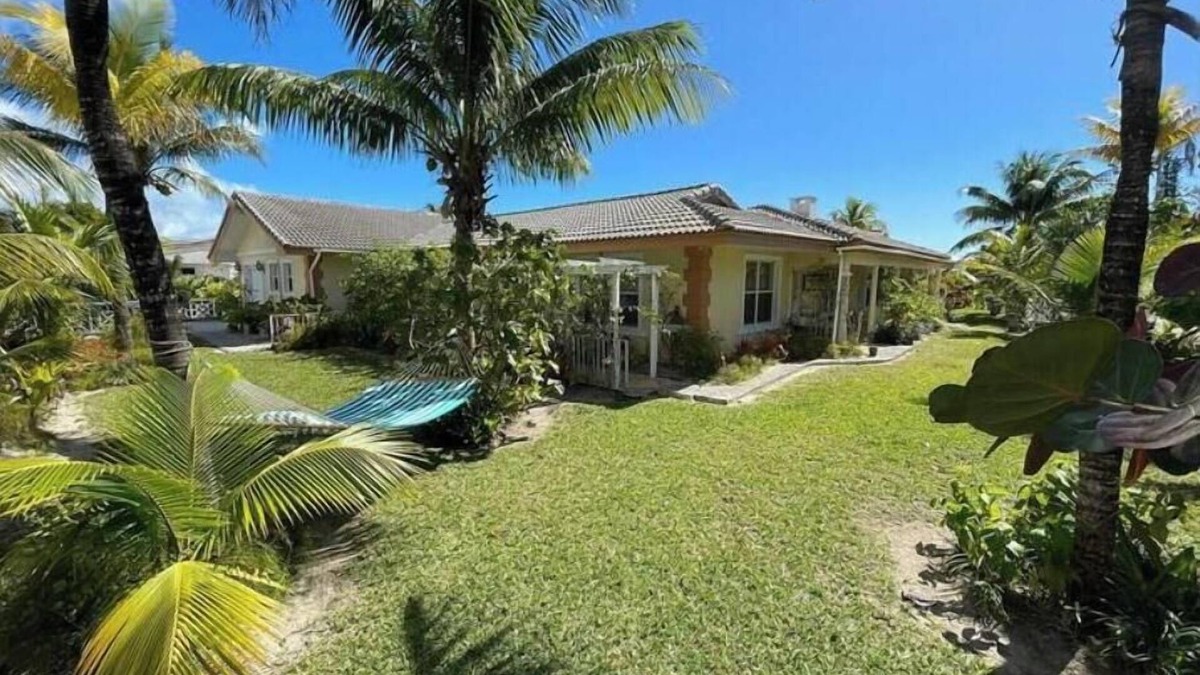 Windsor Park House | Big Vacation Plex