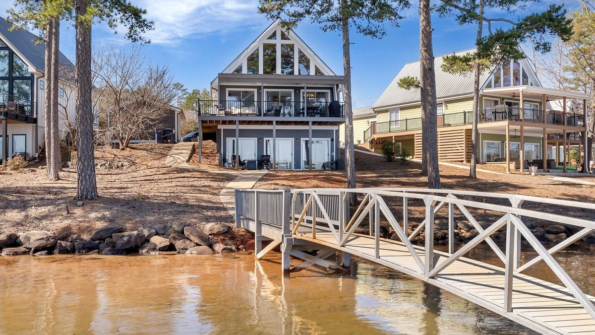 Seneca House | BIG WATER VIEWS from this waterfront home on Lake Keowee. Close to Clemson.