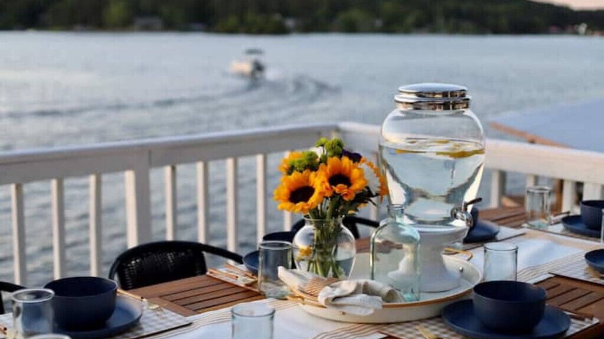 Valley House | Big Water Views on Lake Harding!