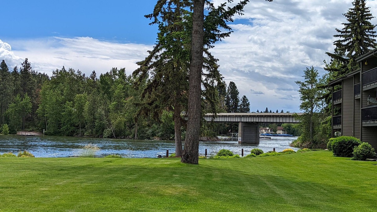 Bigfork Condo | Bigfork Water View Studio Condo