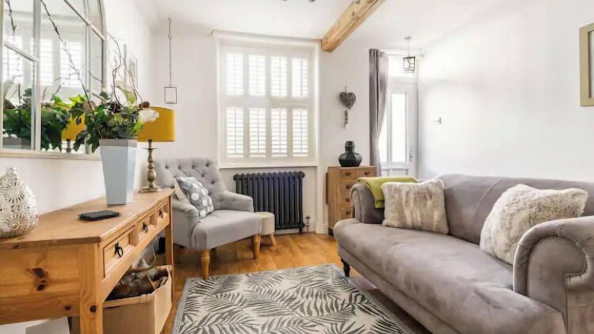 Deal House | Bijou Cottage (Close to beach, train station & town)