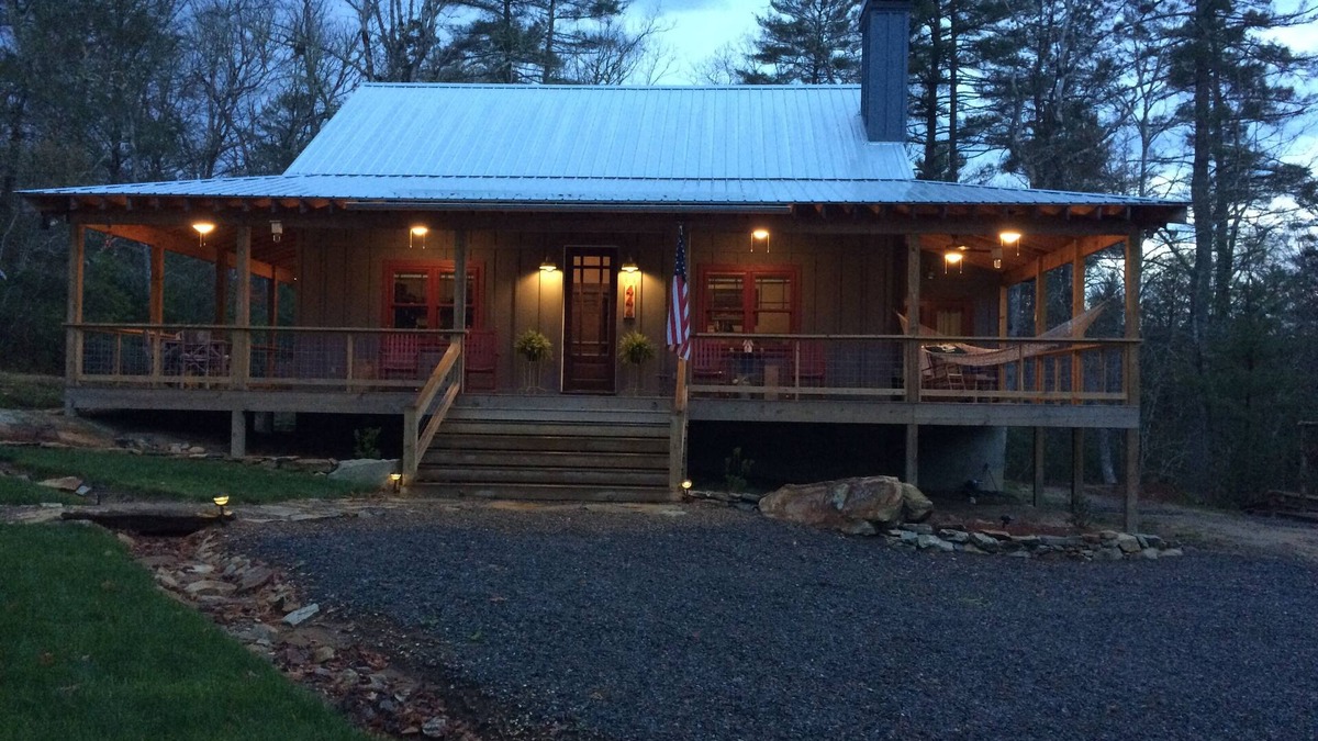 Cedar Mountain House | Bike,hike trails in minutes. New, rustic cabin near Brevard, DuPont,Pisgah nn