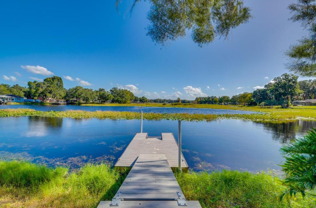 Inverness House | Bikes, Kayak and Dock Lakefront Inverness Retreat