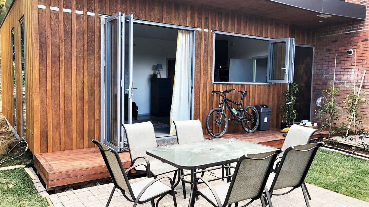 Lynmore Apartment | Biking & Walking Tracks, Within Meters Of The Redwoods.