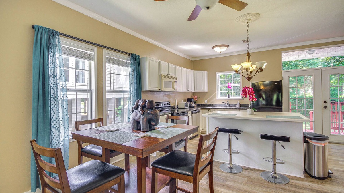 Biloxi House | Biloxi Home: Walk to Fishing & 2 Mi to Beach!
