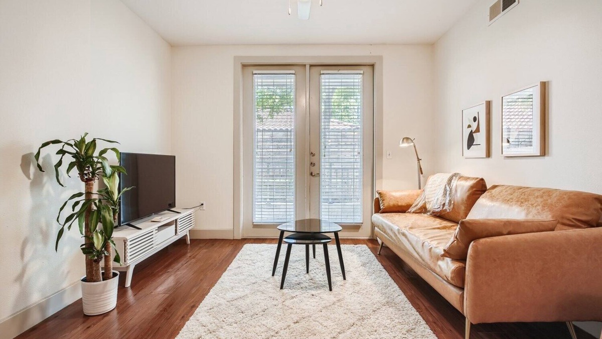 Holly Apartment | Bindel: 1 Bedroom in East Austin, Highly Walkable, Rooftop Views, Pet Friendly!