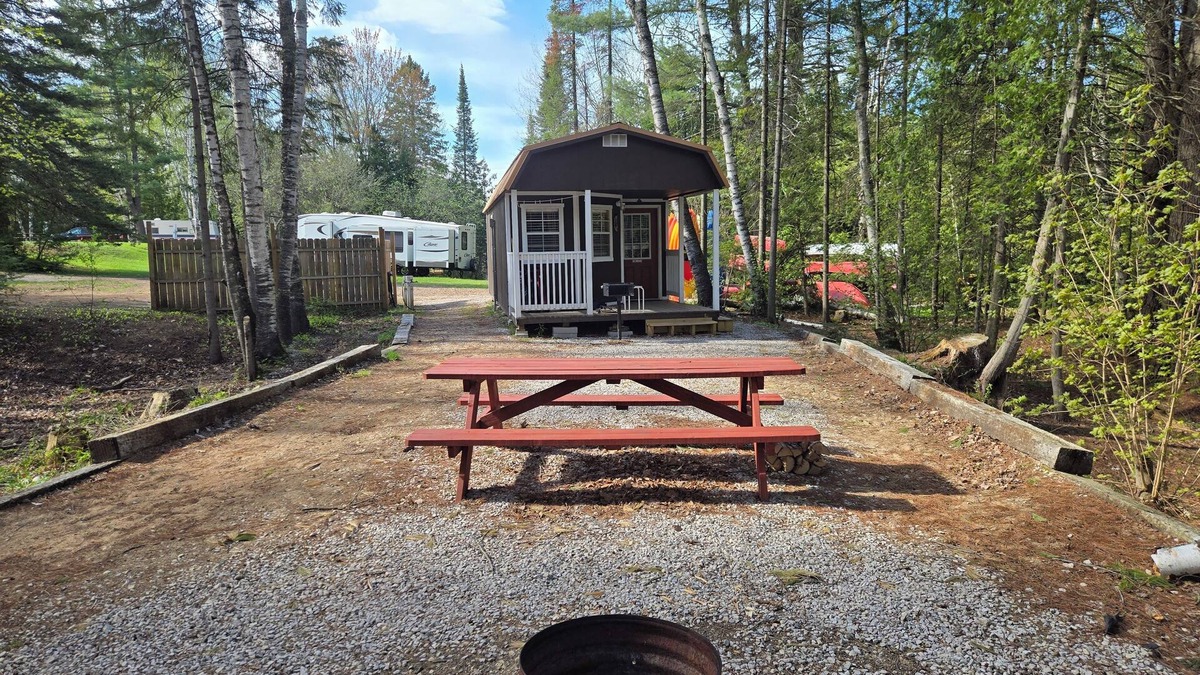 Germfask Cabin | Bings Bearadise Cabin 35 min. from Pictured Rocks on the Manistique River