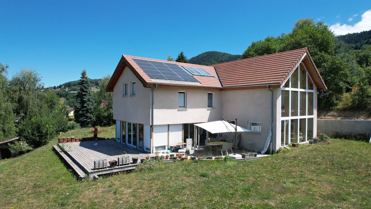 Saint-Martin-d'Uriage Villa | Bioclimatic family home near Chamrousse and Uriage spa