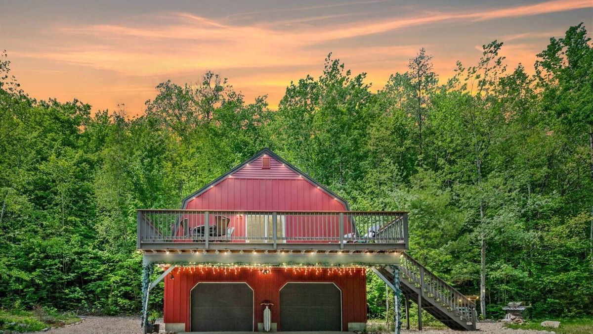 Bartlett House | Birch Barn-White Mountains-HGTV Designer-Fall Activities