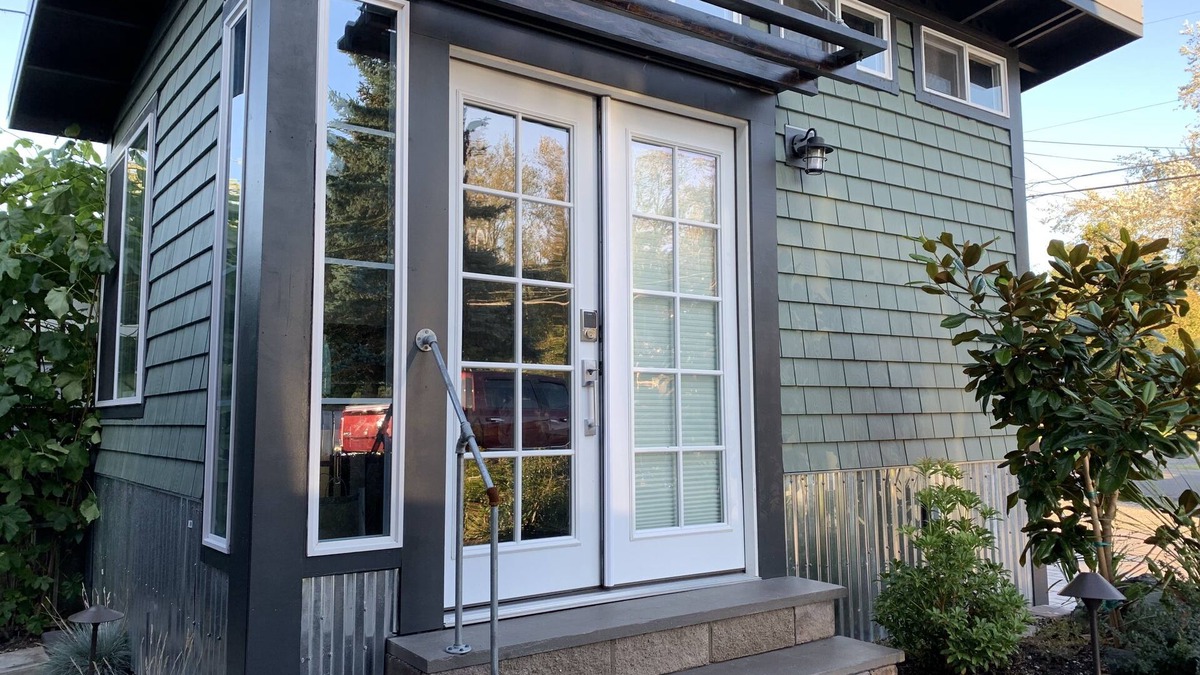 Birch Bay Ski Chalet | Birch Bay Beach Cabana - a tiny oasis close to everything at the Bay. Pets OK