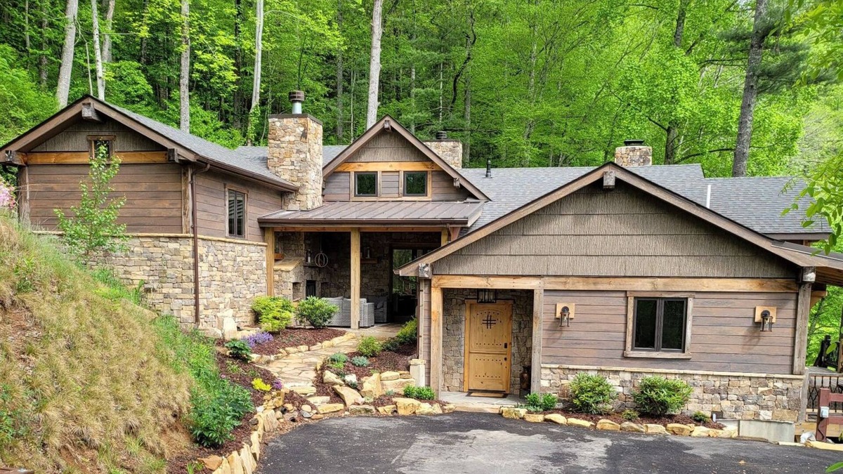 Bear Lake Reserve House | Birch Bay Retreat, a secluded, lake front residence at Bear Lake Reserve. n