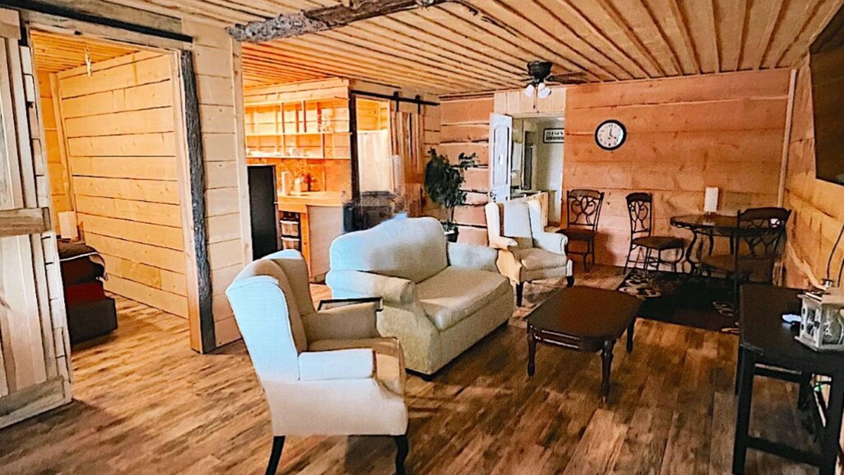 Cascade Hotel | Birch Glen Lodge