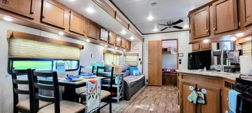 Smithville House | Bird House, Romance Glamping Pup Paradise Near River ADA