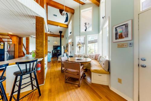 Dauphin Island House | Bird's Nest