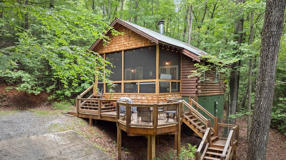 Sautee Nacoochee Cabin | Bird Song Cabin: Cozy 1-bedroom cabin with WiFi, AC in charming Saute-Nacoochee