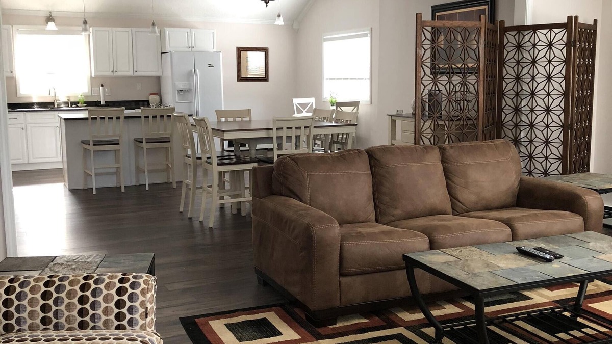 Westfield Apartment | Birds' Eye- 3/2 - Walk to dining etc., A/C, Wi-Fi, Smart TV, Patio.