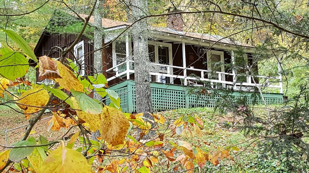 Crumpler Cabin | Birds Nest Cabin at historic Healing Springs