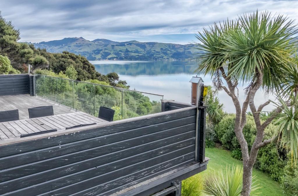 Akaroa House | Birdsong Bliss - Takamatua Holiday Home