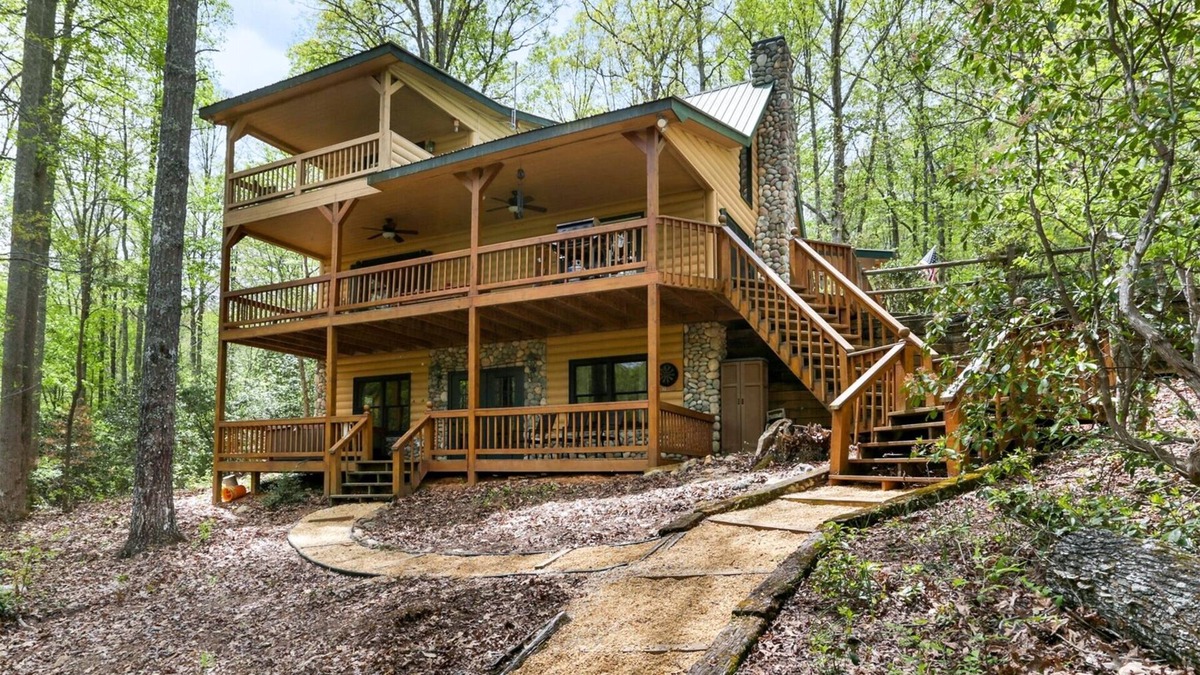 Morganton Cabin | Birdsong Lake-3rd Night Free in April. Private Lake, Hot Tub, Fire Pit