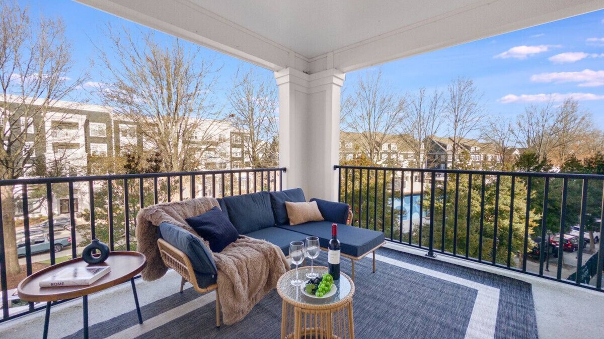 Huntersville Apartment | Birkdale Plaza Shop-Eat-Work-Play