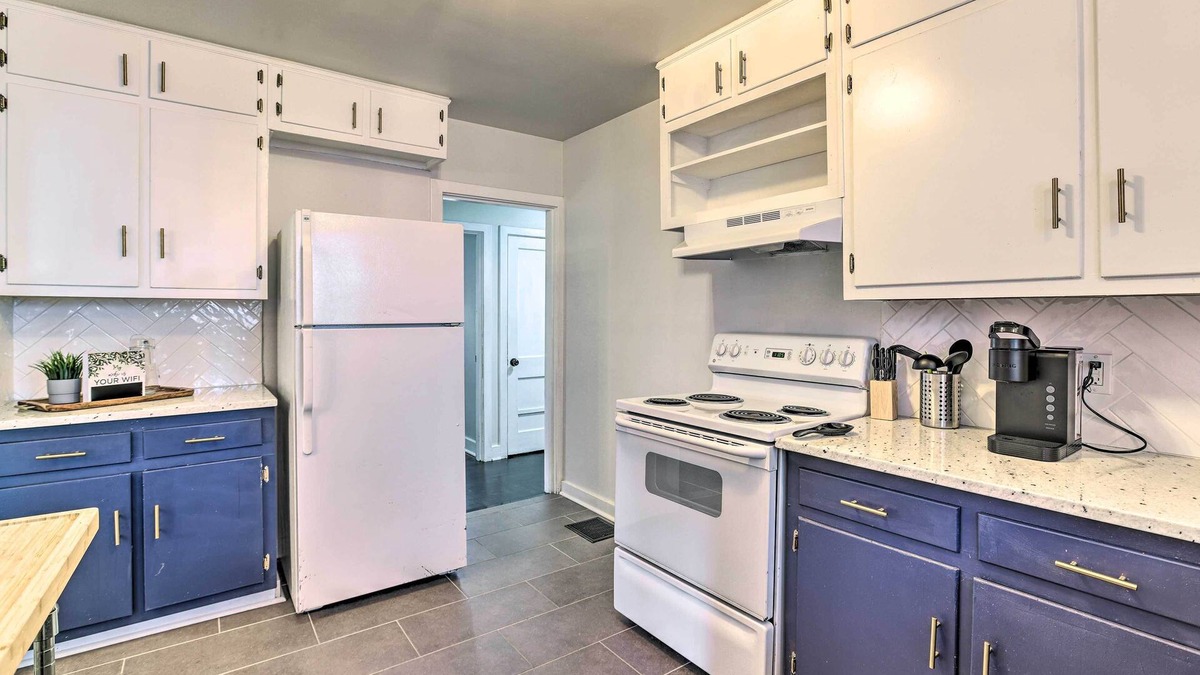 Birmingham Cottage | 'birmingham Beauty' w/Yard ~ 5 Mi to Dtwn!