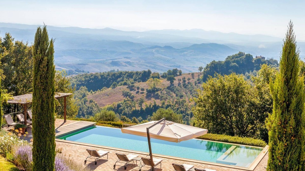 Allerona Villa | Bisenzio Tower - Eight Bedroom Villa, Sleeps 16