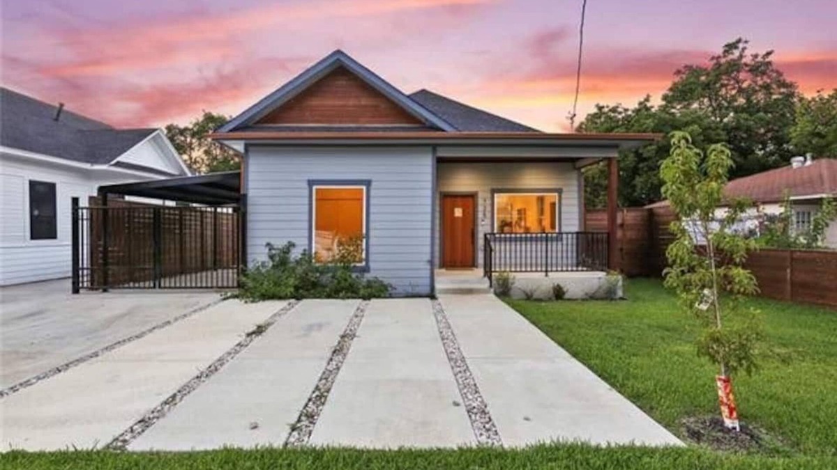 Oak Cliff House | Bishop Arts Bungalow Escape
