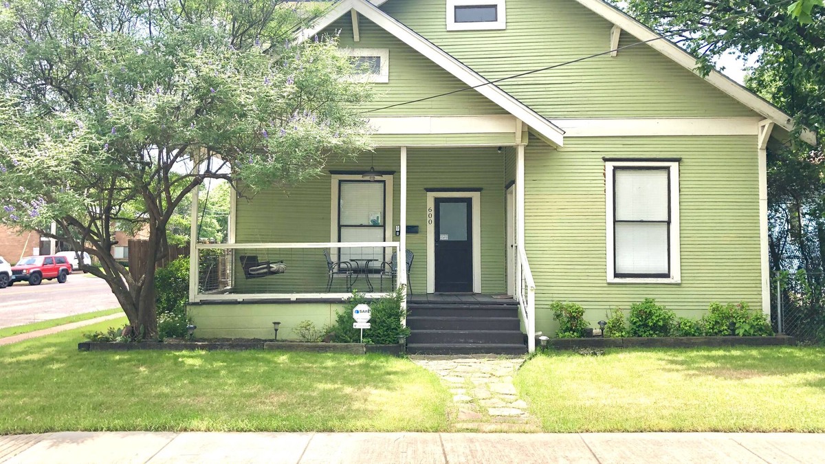 Oak Cliff Other | Bishop's Art District Country House