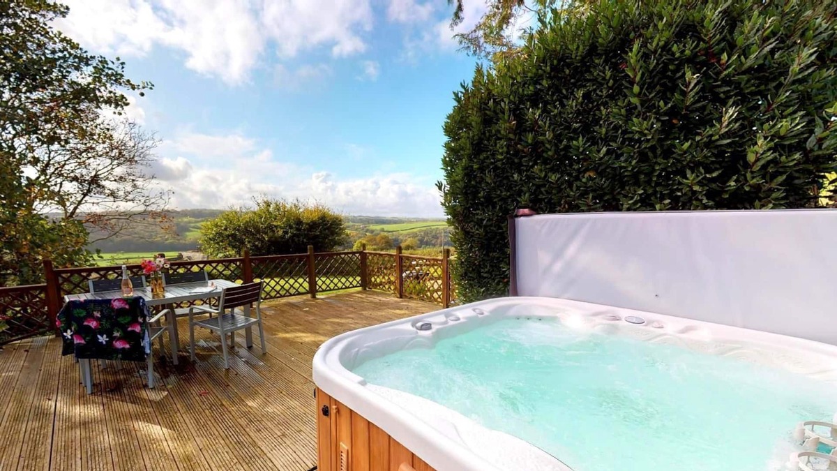 Bishops Tawton Apartment | BISHOPS TAWTON OVERTON HOUSE | 2 Bedrooms | Bishops Tawton | Sleeps 4