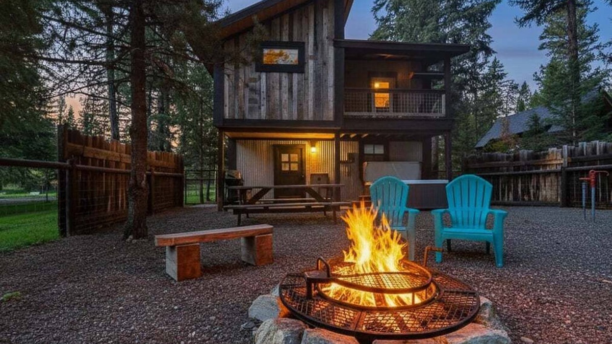 Whitefish House | Bison Ridge Cabin #4 | 4BR Getaway w/Hot Tub, Fire Pit & Grill | Sleeps 10!