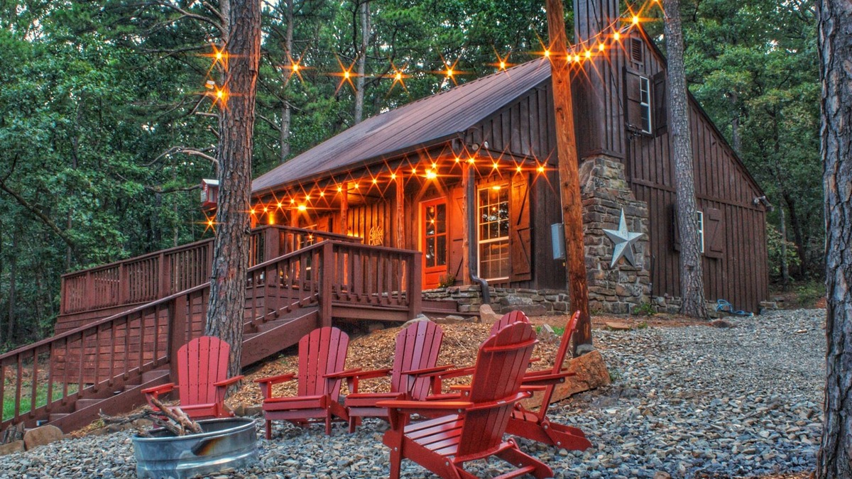 Lequire Cabin | Bison Ridge Resort 3BR Cabin on 17 acres w hot tub and firepit, pets OK
