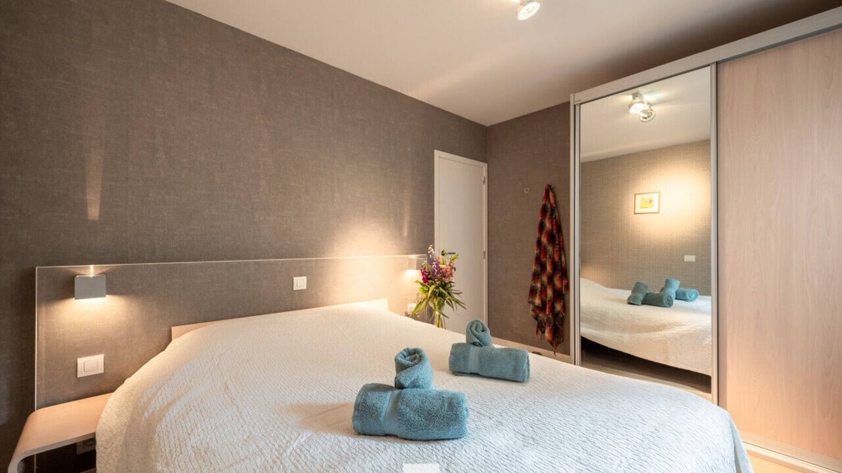 Heist Apartment | Bistro Floor, perfect location to discover the coastline