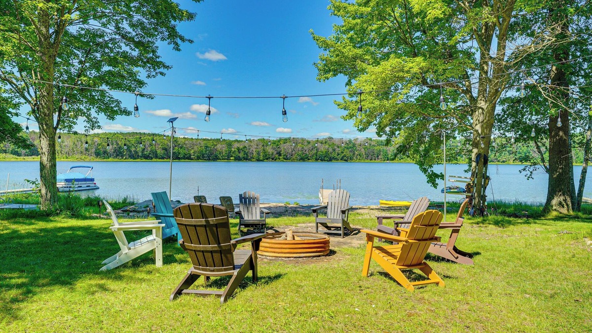 Bitely Cottage | Bitely Cottage Rental: Fire Pit & Beach!