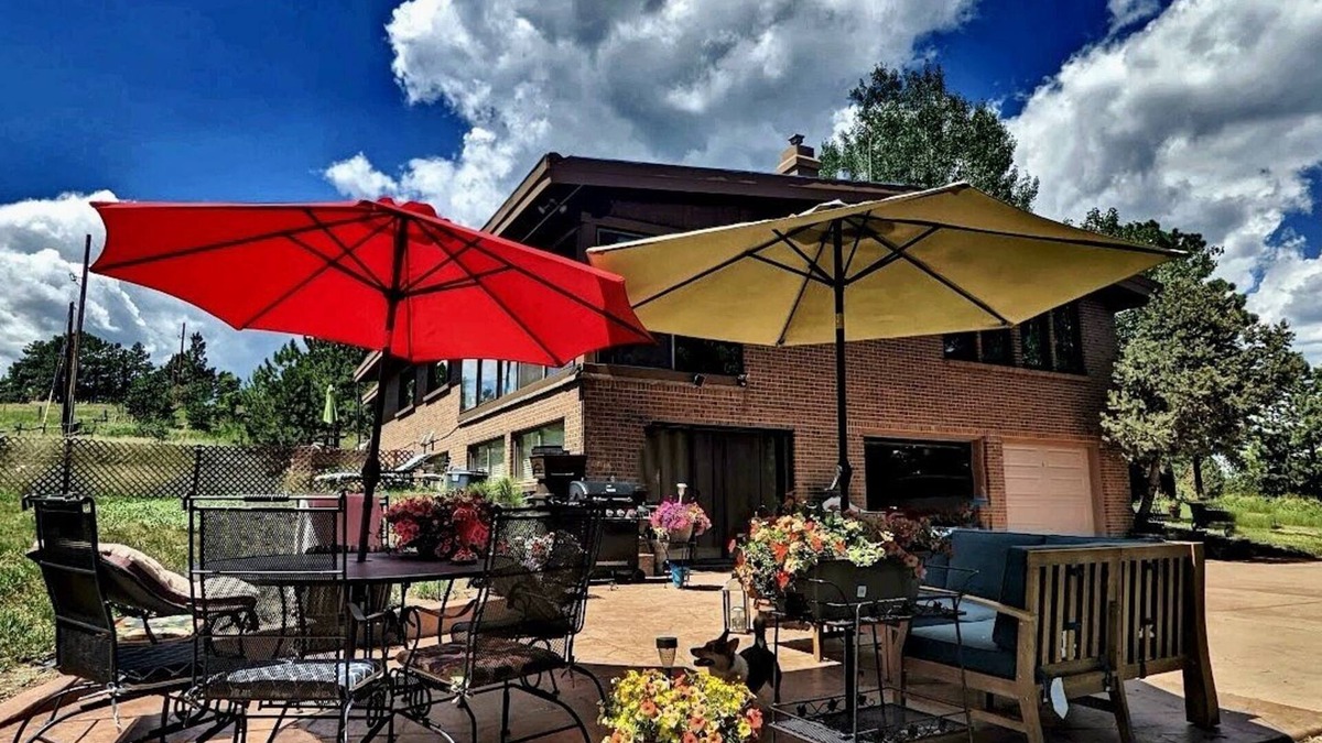 Golden House | #BitofHeaven! Beautiful 2BR 2BA W/D Scenic & Serene Mtn Home on 1-Acre (Dog OK)