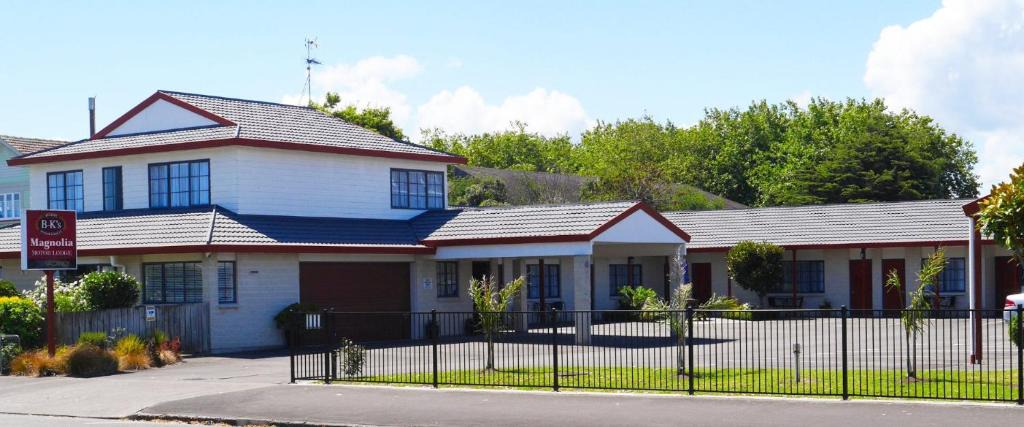 Whanganui Hotel | BK's Magnolia Motor Lodge