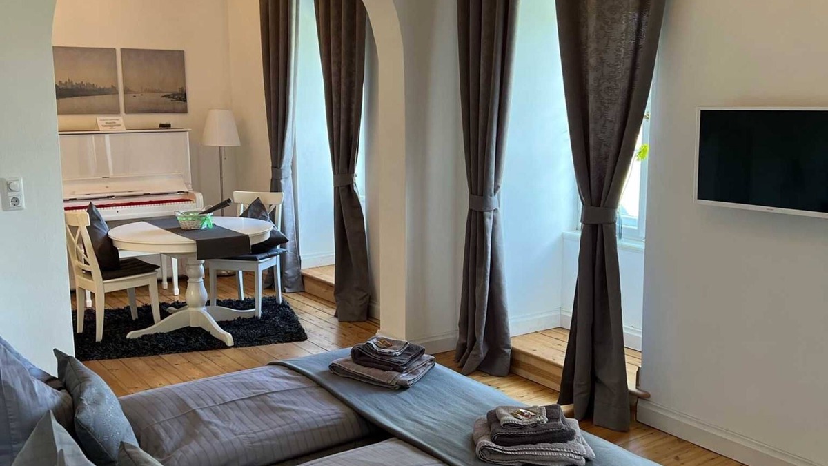 Heiligengrabe Apartment | Blüthner Apartment - Schloss Grabow, Resting Place & a Luxury Piano Collection Re