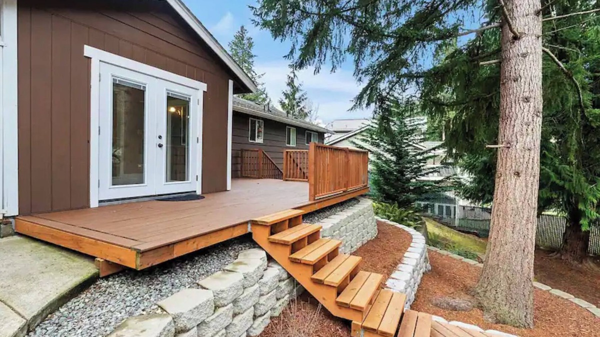 Bonney Lake House | BL1: Charming 4-bedroom house with AC and WiFi in fabulous Bonney Lake