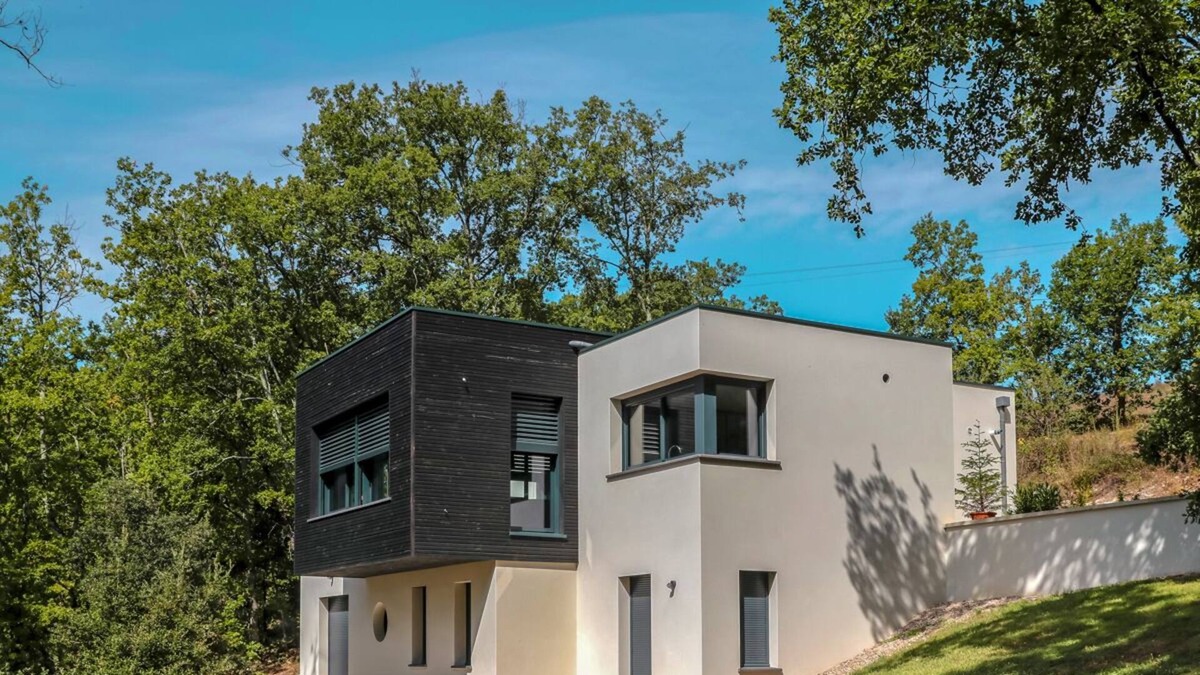 Souillac Villa | Black and White House