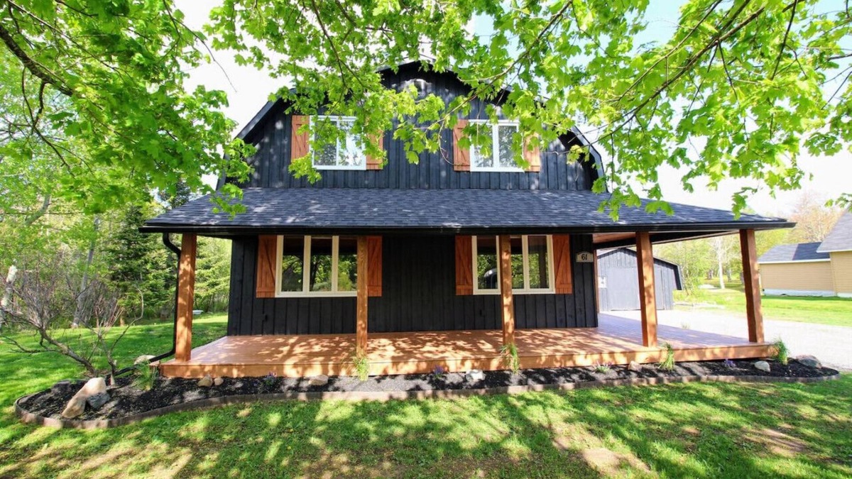 Grand Barachois House | Black Barn Family Beach House