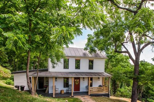 Bergton House | Black Bear Vista-3BR Fast Wi-Fi