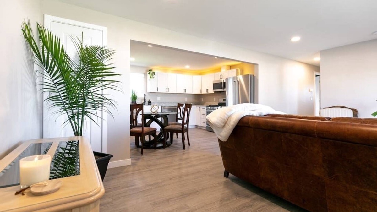 Allendale Area House | Black Brick Suite Top Shelf
